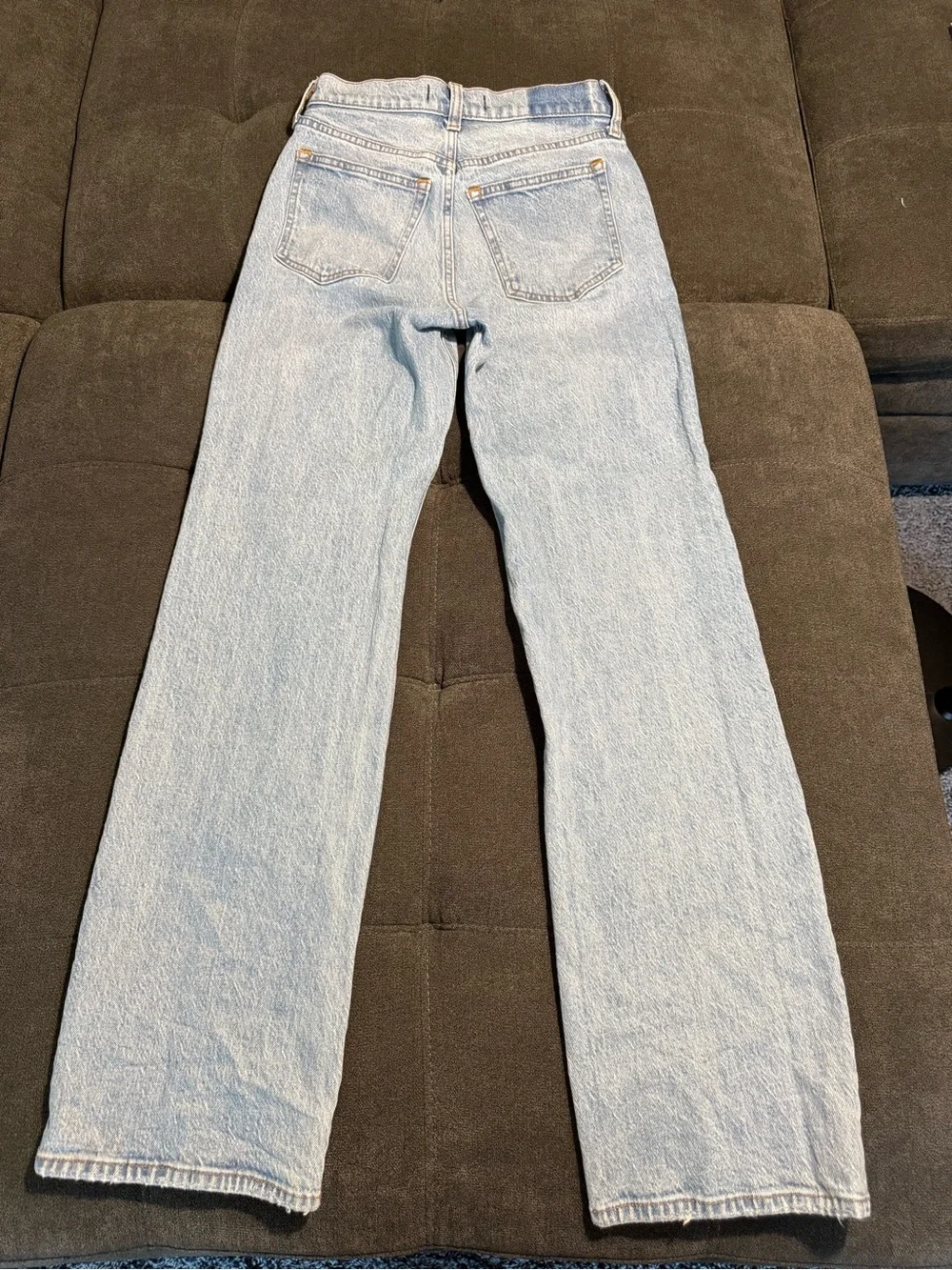 Abercrombie & Fitch High Rise 90’s Relaxed Light Wash Blue Denim Jeans